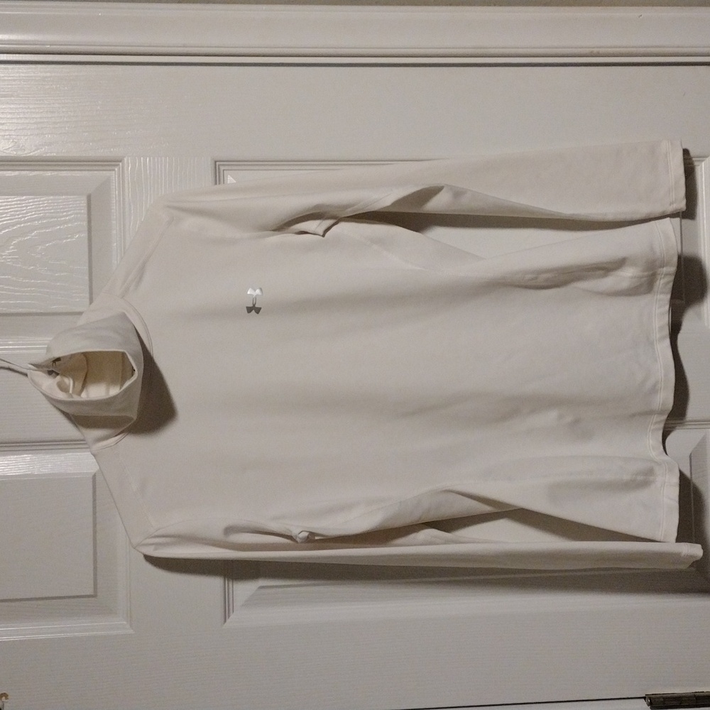 Under armour Cold gear fitted white turtleneck t shirt.  Size medium